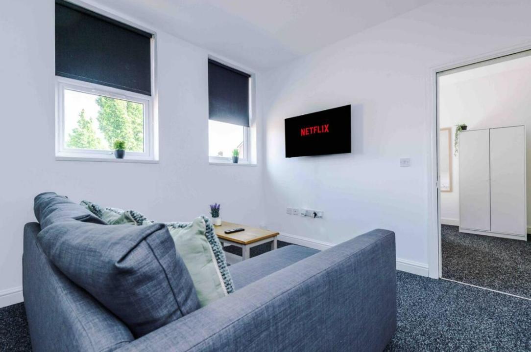 Spacious One-Bedroom Apartment In Saint Helens St Helens  エクステリア 写真