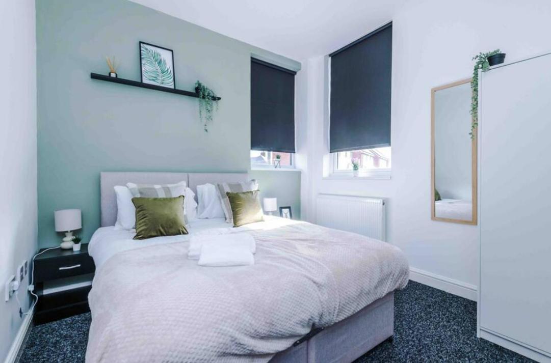 Spacious One-Bedroom Apartment In Saint Helens St Helens  エクステリア 写真